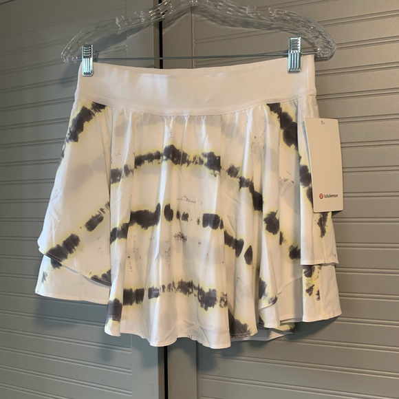 lululemon athletica Dresses & Skirts - Lululemon Court Rival High Rise Skirt Long Transverse Yellow Multi size 8 NWT